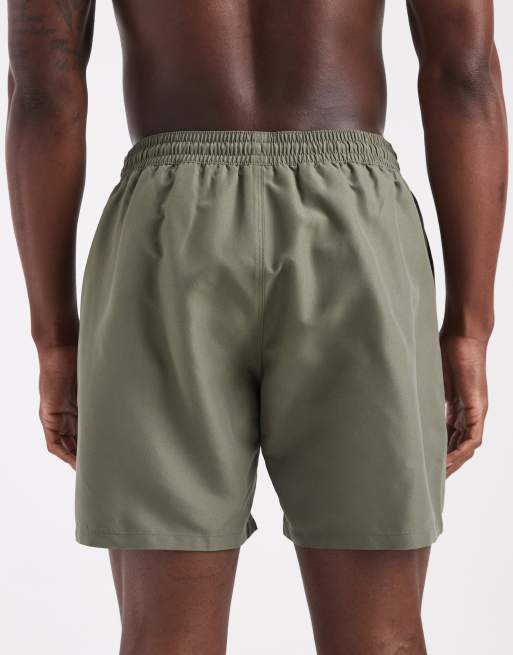 ASOS DESIGN – Khakigröna, halvlånga badshorts, 4 av 5