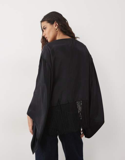 ASOS DESIGN - kimono satinado con flecos negro, 4 de 4