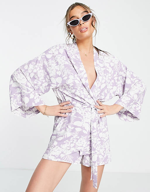 hende kontrast en kop ASOS DESIGN kimono with tie in white & purple floral outline print | ASOS