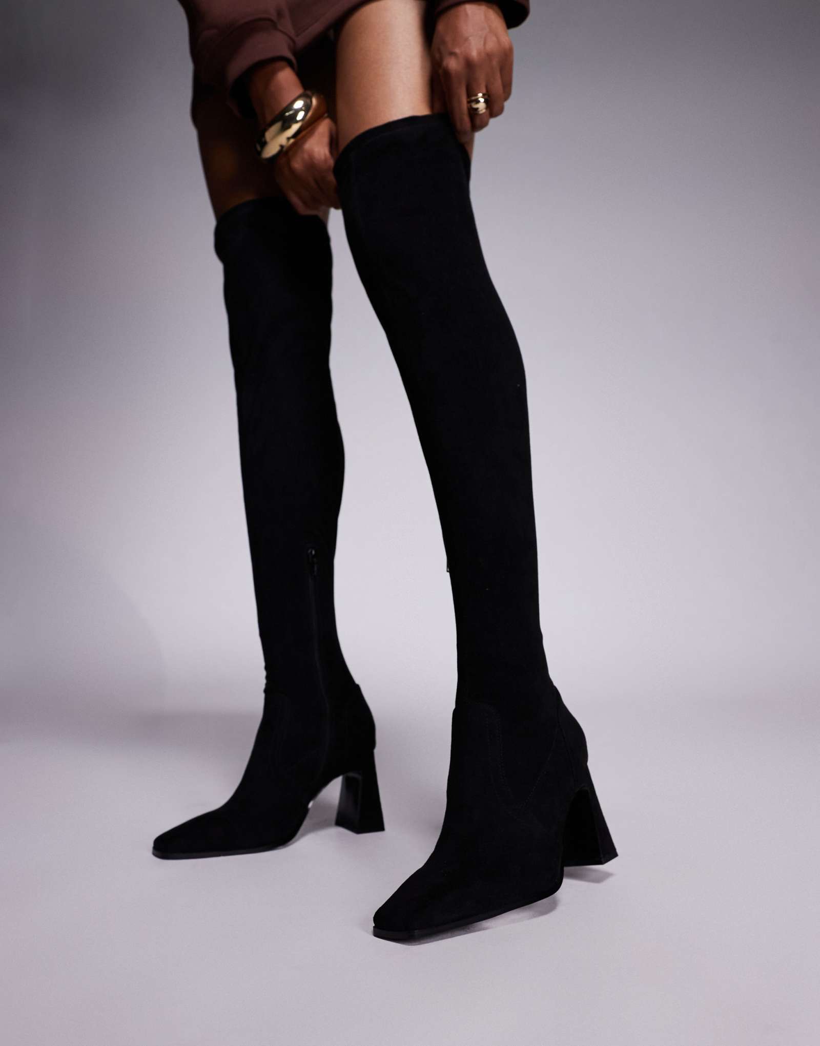 Сапоги выше колена с острым носком от ASOS DESIGN Kira из черной замши