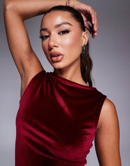ASOS DESIGN - Kirsebærrød minikjole uden ærmer med halsudskæring i velour, 3 af 4