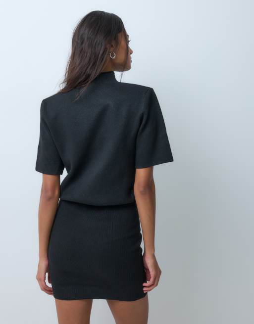 ASOS DESIGN kjole med skulderpuder, korte ærmer og rynkedetaljer i sort, 3 af 5