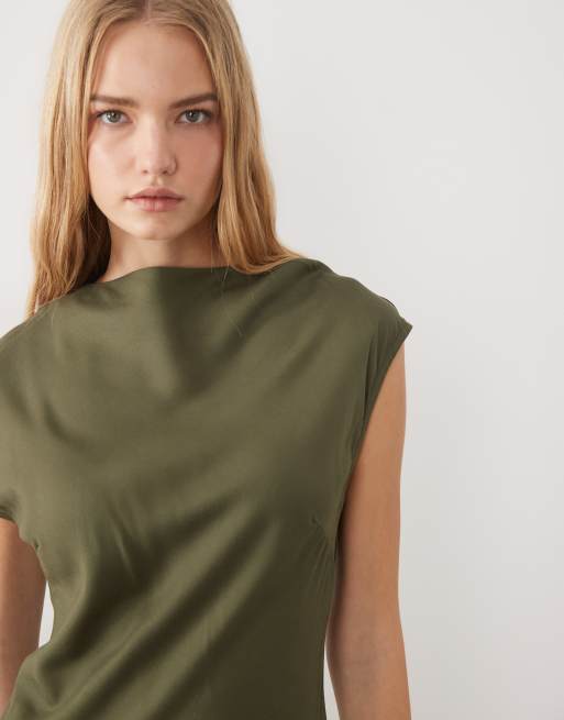 ASOS DESIGN klänning i skjortmodell med smock, ståkrage och blusärm i mörk khaki, 3 av 4