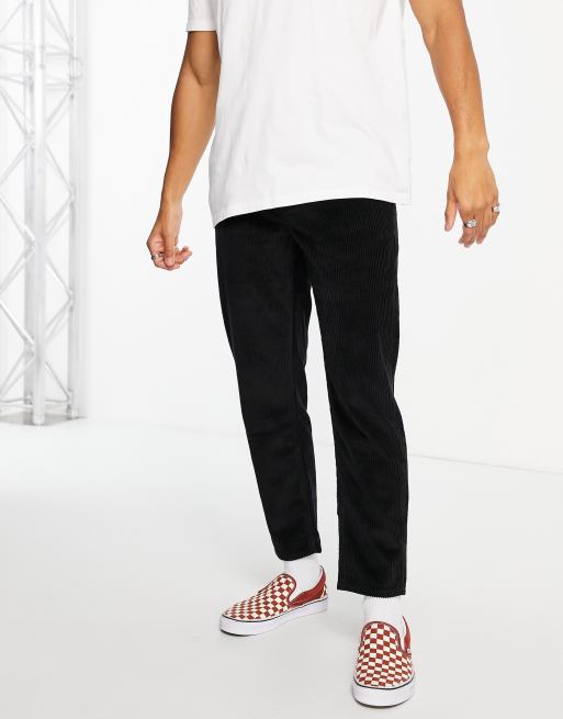 ASOS DESIGN - Klassieke jeans van stevig corduroy in zwart