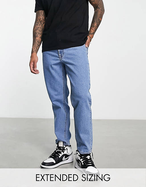 ASOS DESIGN - Klassieke stugge jeans in mid-wash blauw
