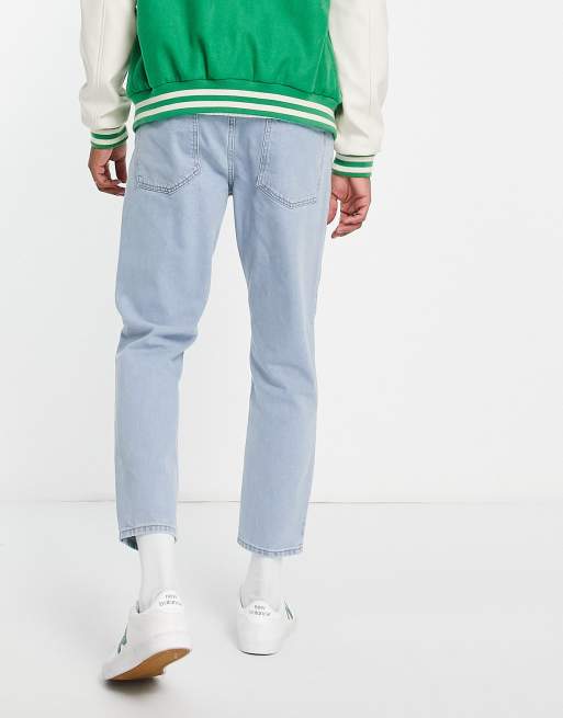 ASOS DESIGN – Klassische, steife Jeans in heller Stein-Waschung mit elastischem Bund und Zierrissen , 3 von 4