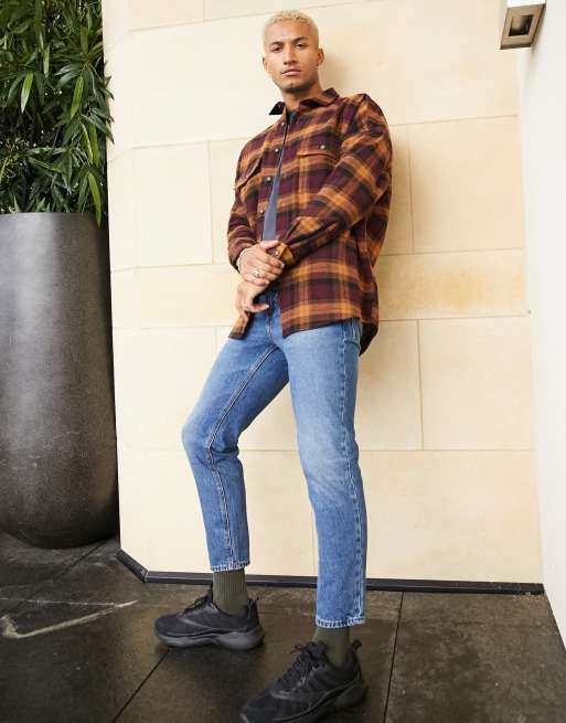 ASOS DESIGN – Klassische, steife Jeans in mittelblauer Vintage-Waschung, 1 von 4