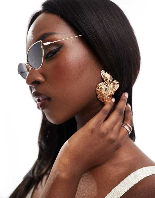 ASOS DESIGN – Kleine Cat-Eye-Sonnenbrille mit goldenem Metallgestell , 3 von 4