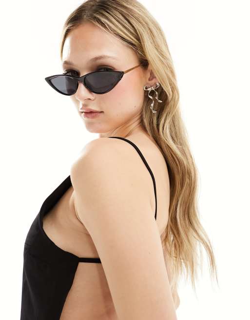 ASOS DESIGN - Kleine cat eye zonnebril met metalen pootjes in zwart