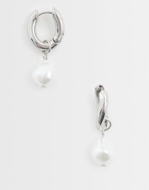 ASOS DESIGN – Kleine Creolen in Silber-Optik mit künstlichem Süßwasserperlen-Anhänger - view 1