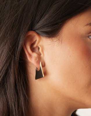 ASOS DESIGN – Kleine, goldfarbene Creolen mit eckigem Design - view 1