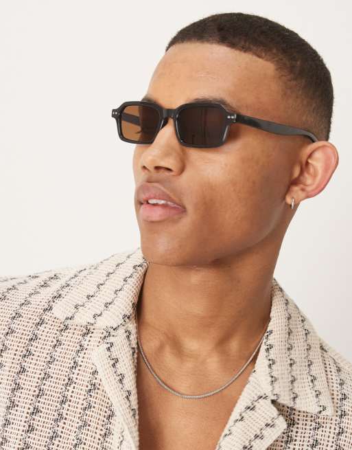 ASOS DESIGN – Kleine rechteckige Sonnenbrille mit schwarzem Rahmen und braun getönten Gläsern