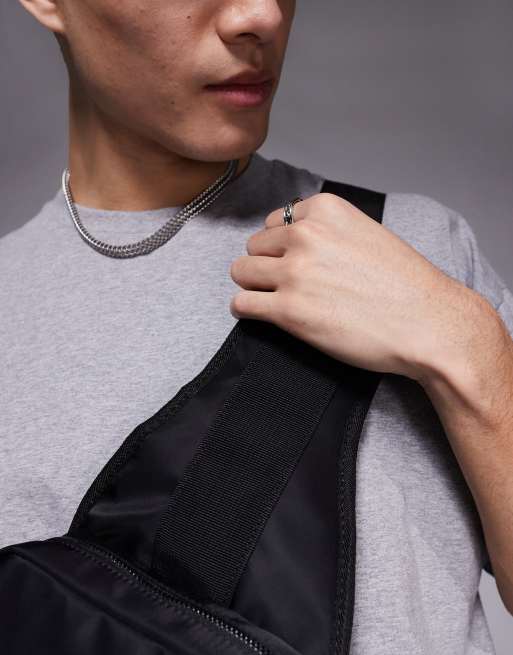 ASOS DESIGN – Kleiner Rucksack zum Umhängen aus Nylon in Schwarz, 4 von 4