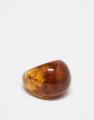 ASOS DESIGN - Klobiger Ring aus Kunstharz in Braun