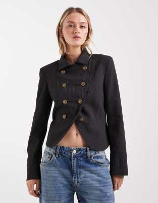 Knapp geschnittene Jacke im Trommler-Stil in Braun mit Nadelstreifen-Brown Brown 38