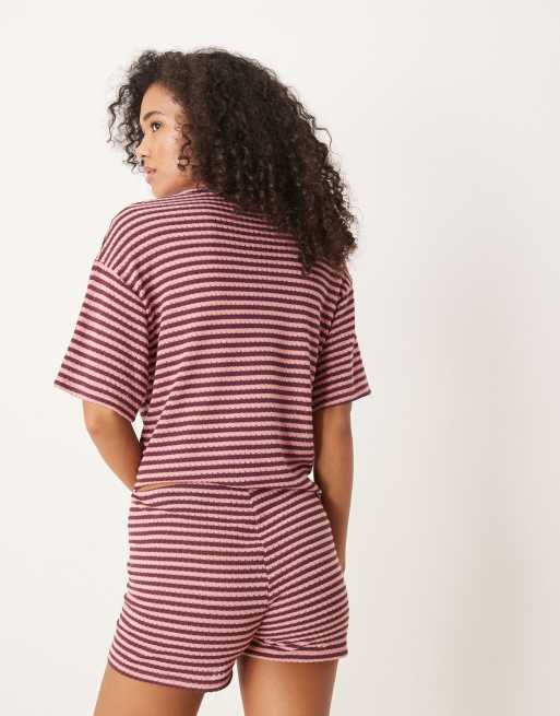 ASOS DESIGN – Knapp geschnittene Shorts in Rosa und Braun gestreift, Kombiteil, 4 von 5