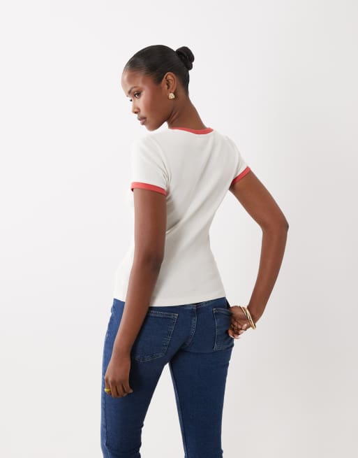 ASOS DESIGN – Knapp geschnittenes, geripptes Ringer-T-Shirt in Weiß mit perlenverziertem Chili-Print, 4 von 4