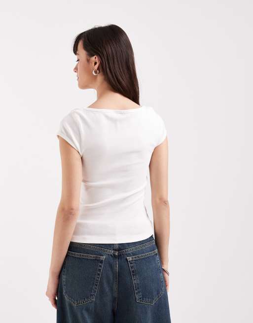 ASOS DESIGN – Knapp geschnittenes, kurzärmliges T-Shirt in Cremeweiß mit U-Boot-Ausschnitt, 4 von 4