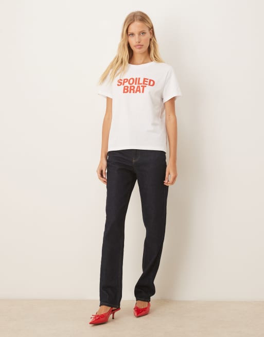 ASOS DESIGN – Knapp geschnittenes Relaxed-Fit-T-Shirt in Weiß mit „Spoiled“-Schriftzug, 4 von 4