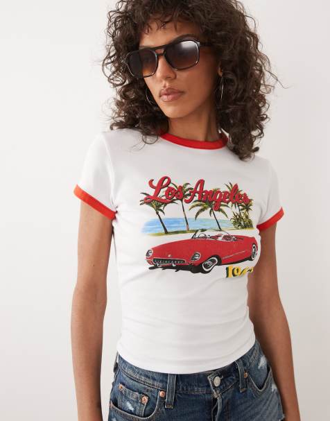 ASOS DESIGN – Knapp geschnittenes Ringer-T-Shirt in Rot und Weiß mit Auto-Grafikprint - view 1