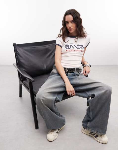 ASOS DESIGN – Knapp geschnittenes Ringer-T-Shirt in Wollweiß mit „Runners“-Sport-Grafik - view 1