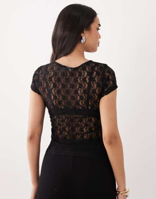 ASOS DESIGN – Knapp geschnittenes T-Shirt aus Spitze in Schwarz, 4 von 4