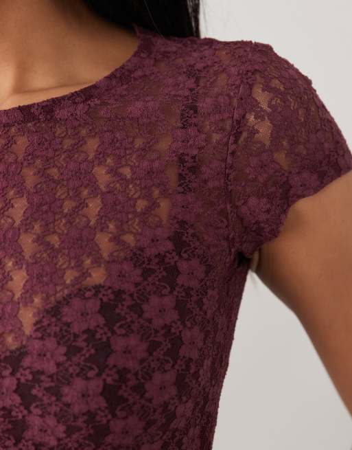 ASOS DESIGN – Knapp geschnittenes T-Shirt aus Spitze in Traubenlila, 3 von 4