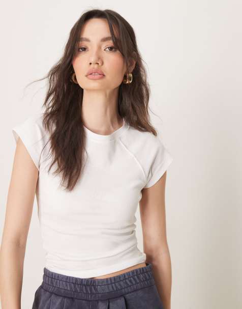 ASOS DESIGN – Knapp geschnittenes T-Shirt aus strukturiertem Material in Weiß mit Raglan-Ärmeln - view 1