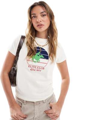 ASOS DESIGN - Knapp geschnittenes T-Shirt in Creme mit „Elite Club"-Pferdemotiv-Grafikprint-Weiß