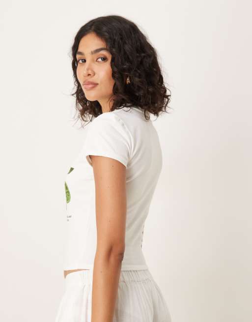 ASOS DESIGN – Knapp geschnittenes T-Shirt in Creme mit „Mojito“-Cocktail-Print, 4 von 4