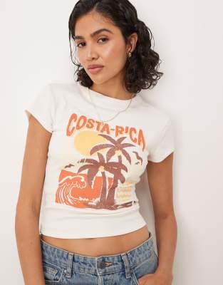 ASOS DESIGN - Knapp geschnittenes T-Shirt in Cremeweiß mit „Costa Rica"-Standort-Print-Bunt