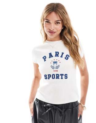 ASOS DESIGN - Knapp geschnittenes T-Shirt in Cremeweiß mit „Paris"-Grafikprint-Neutral