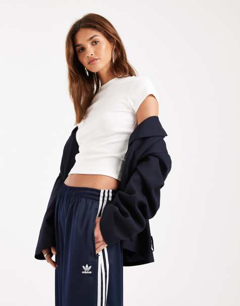 ASOS DESIGN – Knapp geschnittenes T-Shirt in Cremeweiß mit Rundhalsausschnitt und gerippten Details - view 1