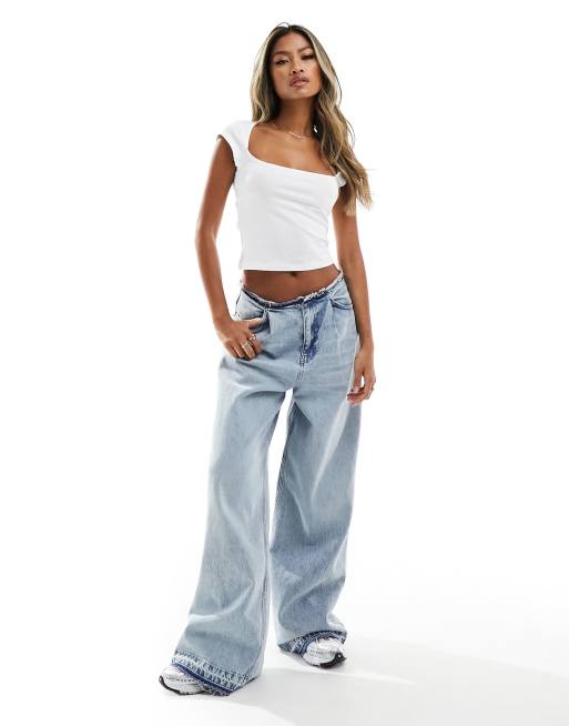 ASOS DESIGN – Knapp geschnittenes T-Shirt in Elfenbein mit Herzausschnitt, 2 von 4