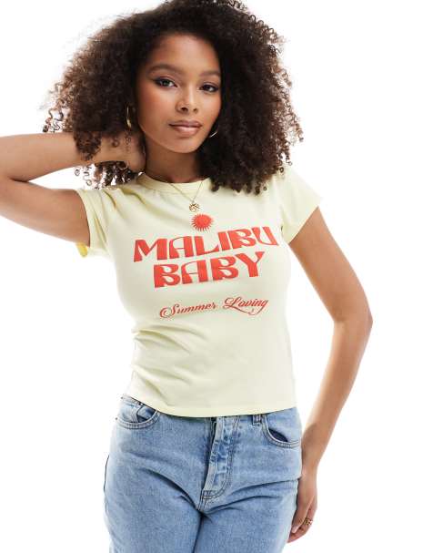 ASOS DESIGN – Knapp geschnittenes T-Shirt in Gelb mit „Malibu“-Print - view 1