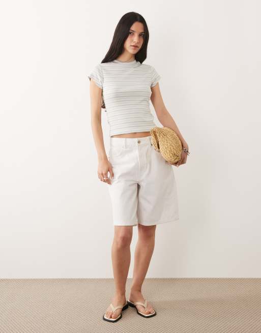 ASOS DESIGN – Knapp geschnittenes T-Shirt in gestreiftem Hellblau, 3 von 4