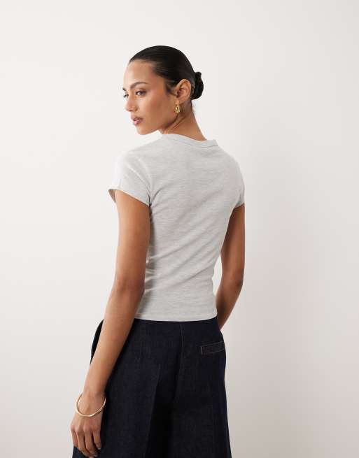 ASOS DESIGN – Knapp geschnittenes T-Shirt in meliertem Grau mit Vintage-Autoprint, 3 von 4