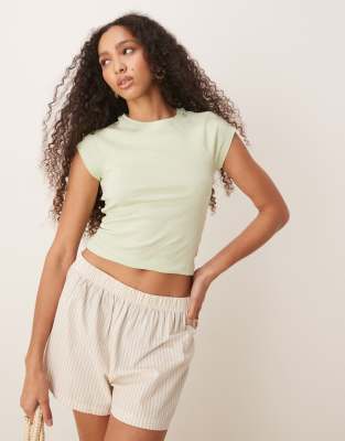 ASOS DESIGN - Knapp geschnittenes T-Shirt in Pastellgrün mit Raglan-Ärmeln