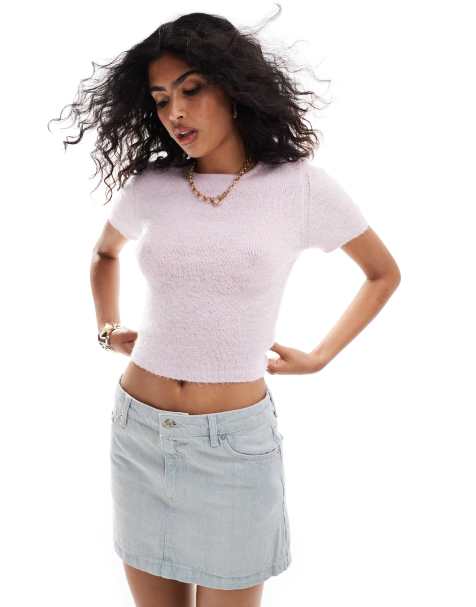 ASOS DESIGN – Knapp geschnittenes T-Shirt in Rosa aus Feinstrick - view 1