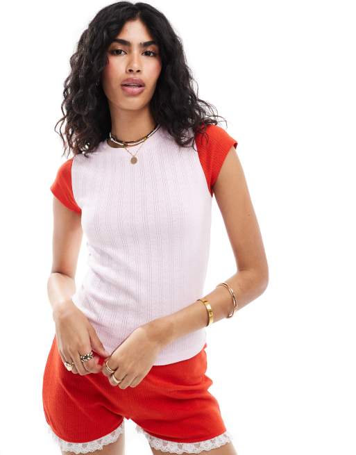 ASOS DESIGN – Knapp geschnittenes T-Shirt in Rosa mit Raglanärmeln in Rot