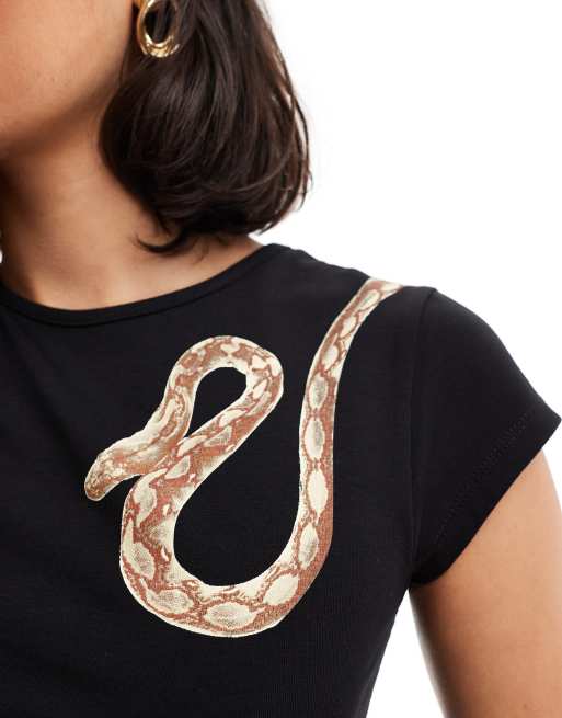 ASOS DESIGN – Knapp geschnittenes T-Shirt in Schwarz mit Schlangen-Grafikprint, 3 von 4