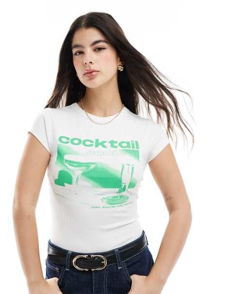 ASOS DESIGN – Knapp geschnittenes T-Shirt in Weiß mit „Cocktail“-Grafikprint - view 1