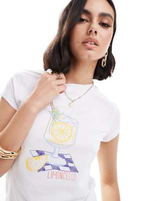 ASOS DESIGN - Knapp geschnittenes T-Shirt in Weiß mit „Limoncello"- und Cocktail-Grafikprint