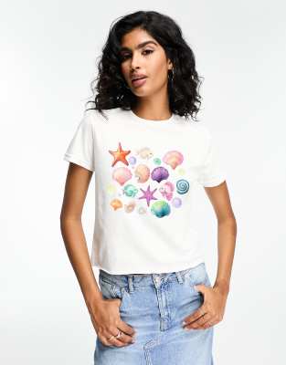 ASOS DESIGN - Knapp geschnittenes T-Shirt in Weiß mit Muschel-Grafikprint