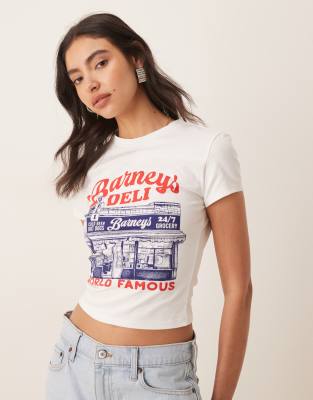 ASOS DESIGN - Knapp geschnittenes T-Shirt in Weiß mit „New York Deli"-Grafikprint