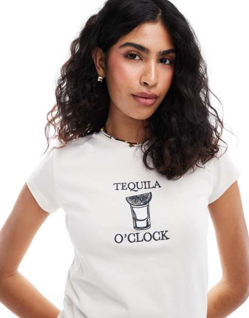ASOS DESIGN – Knapp geschnittenes T-Shirt in Weiß mit Tequila-Grafik