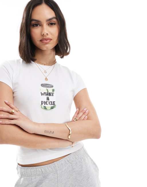 ASOS DESIGN – Knapp geschnittenes T-Shirt in Weiß mit „What A Pickle“-Grafikprint