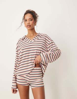 ASOS DESIGN - Knappe Shorts mit rosa Streifen, Kombiteil-Bunt