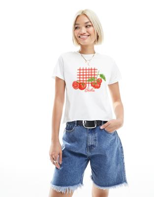 ASOS DESIGN - Knappes, kurz geschnittenes T-Shirt in Weiß mit Sicilia-Tomaten-Grafikprint