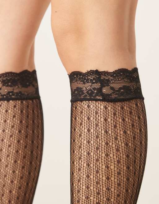 ASOS DESIGN – Kniestrümpfe aus Spitze in Schwarz mit Rüschenrand, 2 von 3